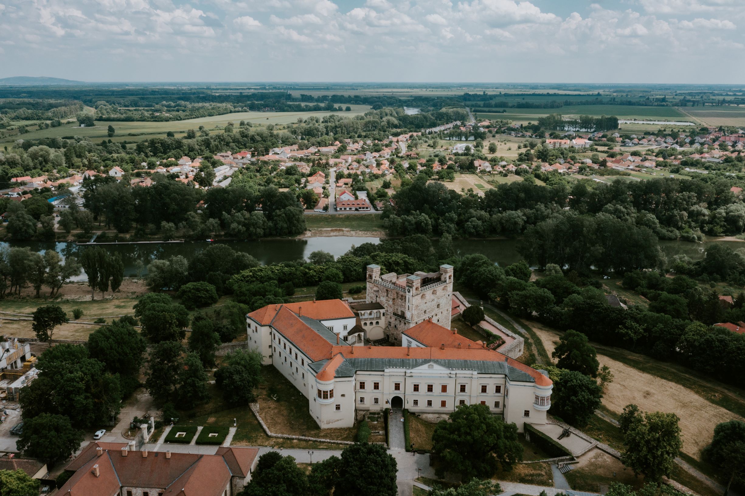 S&aacute;rospatak